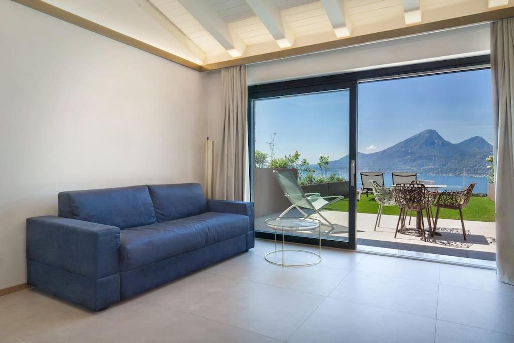 Villa Divina-Apt Armonia-Con Piscina E Vista Lago カステッレット・ディ・ブレンゾーネ エクステリア 写真