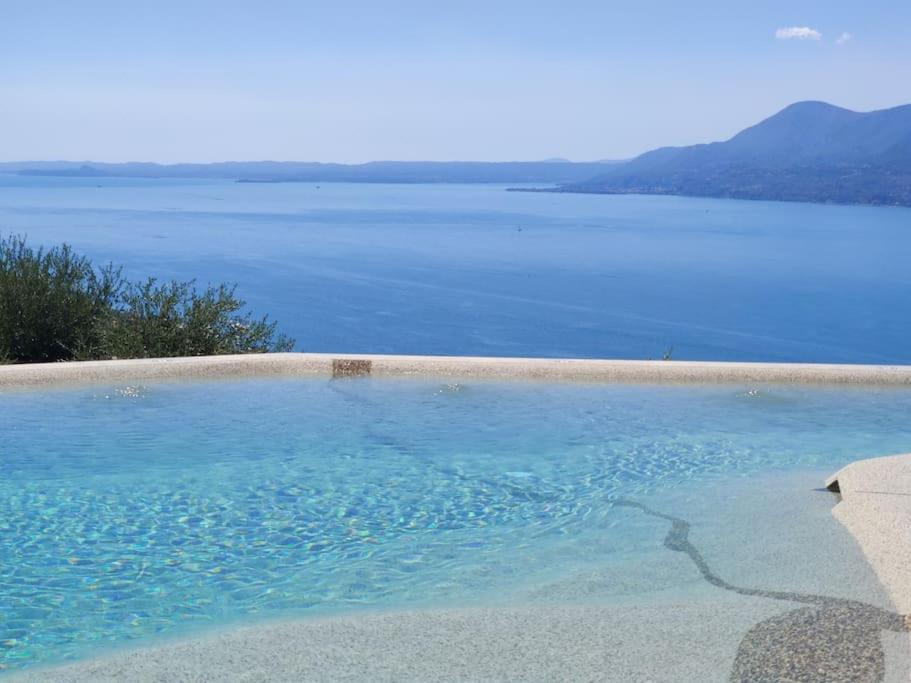 Villa Divina-Apt Armonia-Con Piscina E Vista Lago カステッレット・ディ・ブレンゾーネ エクステリア 写真