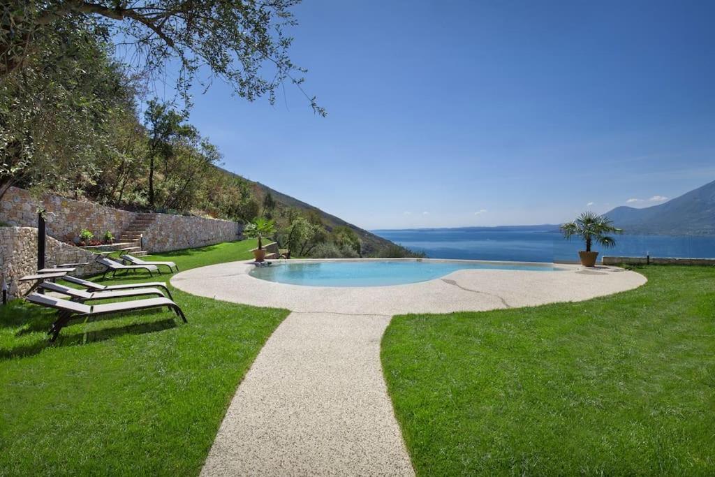Villa Divina-Apt Armonia-Con Piscina E Vista Lago カステッレット・ディ・ブレンゾーネ エクステリア 写真